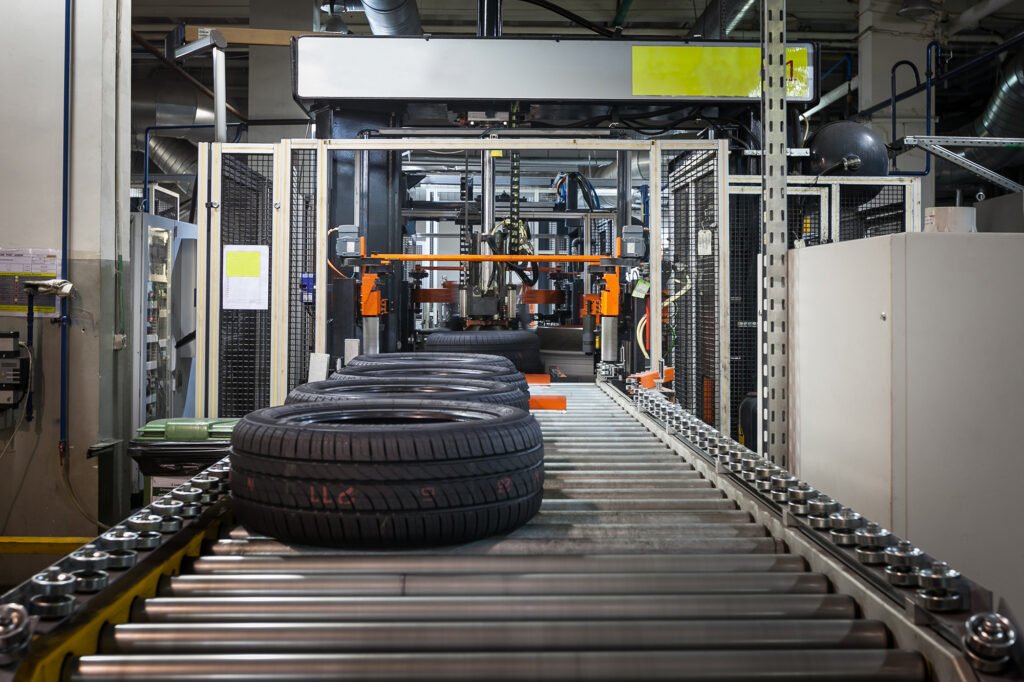 Conveyors Improve Efficiency in Tire Manufacturing_SmartConvey 